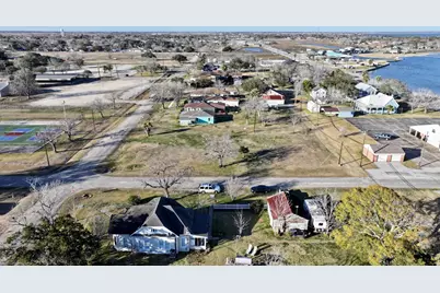 108 Moore Avenue, Palacios, TX 77465 - Photo 5