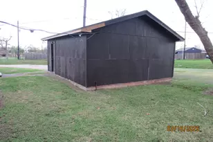 403 Lotus, Lake Jackson, TX 77566 - Photo 9