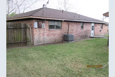 403 Lotus, Lake Jackson, TX 77566 - Photo 5