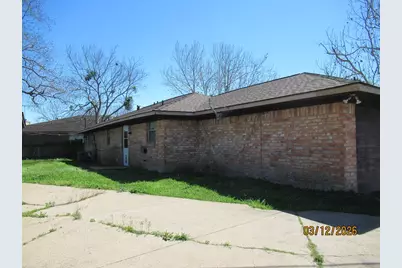 403 Lotus, Lake Jackson, TX 77566 - Photo 5