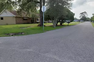 1518 Avenue B, Danbury, TX 77534 - Photo 1
