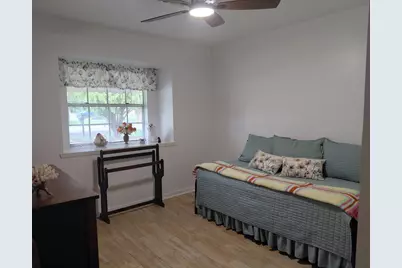 1518 Ave. B, Danbury, TX 77534 - Photo 11