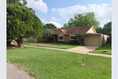 1518 Ave. B, Danbury, TX 77534 - Photo 31