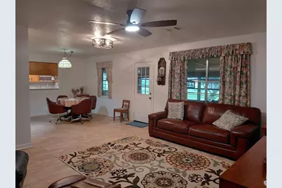 1518 Ave. B, Danbury, TX 77534 - Photo 9