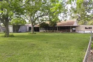 1518 Avenue B, Danbury, TX 77534 - Photo 33