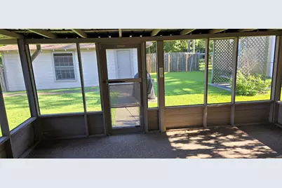 1116 Southhampton, Angleton, TX 77515 - Photo 5