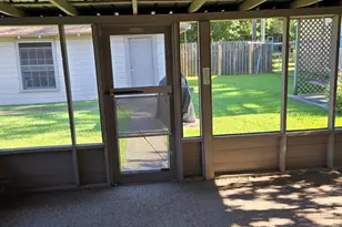 1116 Southhampton, Angleton, TX 77515 - Photo 5