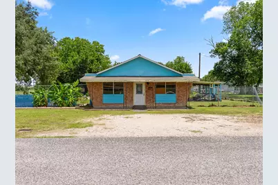 909 Avenue C, Bay City, TX 77414 - Photo 5