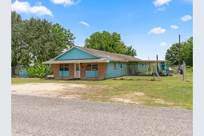 909 Avenue C, Bay City, TX 77414 - Photo 3