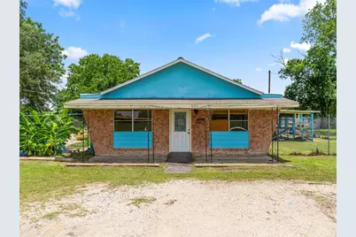 909 Avenue C, Bay City, TX 77414 - Photo 1