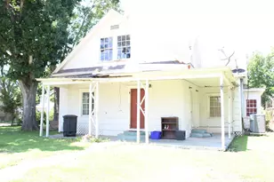 410 Morton Ave, Palacios, TX 77465 - Photo 1