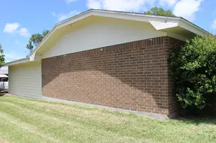300 Austin, Palacios, TX 77465 - Photo 9