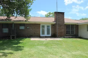 300 Austin, Palacios, TX 77465 - Photo 23