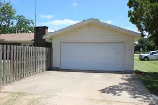 300 Austin, Palacios, TX 77465 - Photo 37