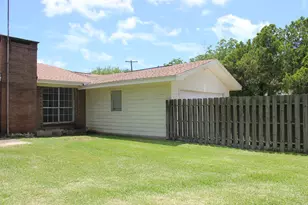 300 Austin, Palacios, TX 77465 - Photo 15