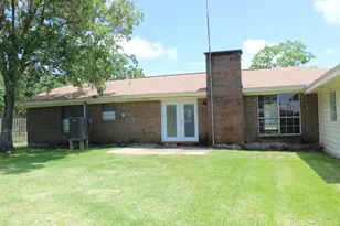 300 Austin, Palacios, TX 77465 - Photo 19