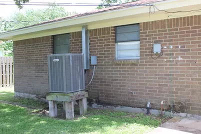 300 Austin, Palacios, TX 77465 - Photo 25