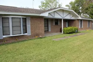 300 Austin, Palacios, TX 77465 - Photo 11