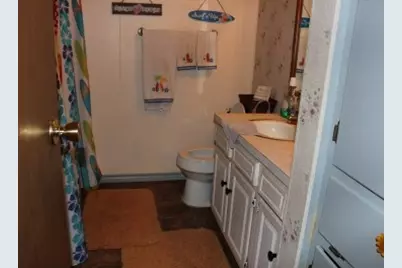 300 Austin, Palacios, TX 77465 - Photo 25