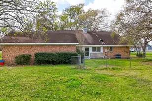 307 Market St, Louise, TX 77455 - Photo 33
