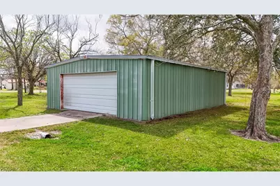 307 Market Street, Louise, TX 77455 - Photo 35