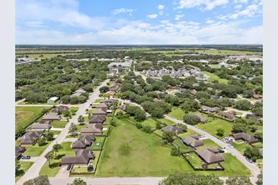 4520 Rattan, Bay City, TX 77414 - Photo 3