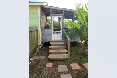 142 Tarpon, Palacios, TX 77465 - Photo 9