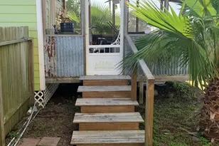 142 Tarpon, Palacios, TX 77465 - Photo 9