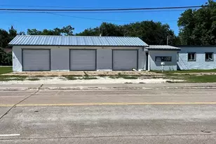 801 W Plantation, Clute, TX 77531 - Photo 1