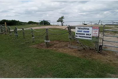 318 Porpoise, Palacios, TX 77465 - Photo 15