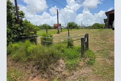 247 Porpoise, Palacios, TX 77465 - Photo 7