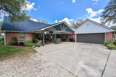 4427 County Road 382, Louise, TX 77455 - Photo 3