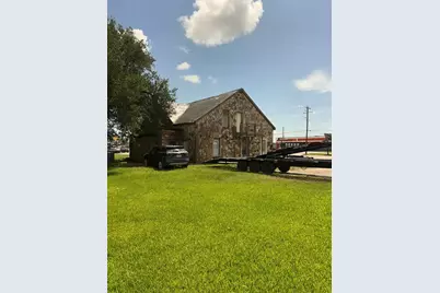 705 N Brazosport Blvd, Freeport, TX 77541 - Photo 3