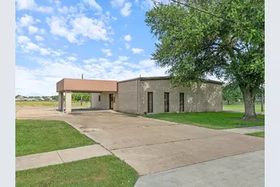 880 Nichols Avenue, Bay City, TX 77414 - Photo 1