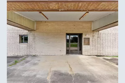 880 Nichols Avenue, Bay City, TX 77414 - Photo 3