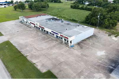 1235 W. Highway 332, Clute, TX 77531 - Photo 11