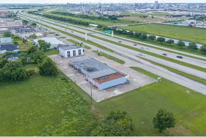 1235 W. Highway 332, Clute, TX 77531 - Photo 5