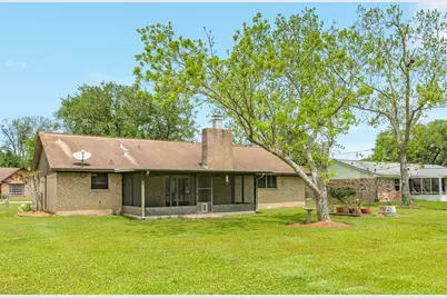 131 Singleton, Jones Creek, TX 77541 - Photo 5