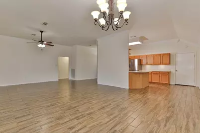 248 Wentworth, West Columbia, TX 77486 - Photo 7