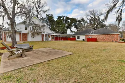 248 Wentworth, West Columbia, TX 77486 - Photo 3