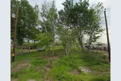 910 Avenue C, Markham, TX 77456 - Photo 1