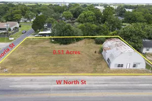 400 W North St, Louise, TX 77455 - Photo 1
