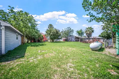 307 Center Street, Matagorda, TX 77457 - Photo 11