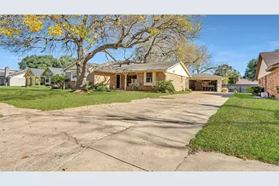 412 Daffodil, Lake Jackson, TX 77566 - Photo 3
