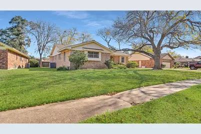 412 Daffodil, Lake Jackson, TX 77566 - Photo 5