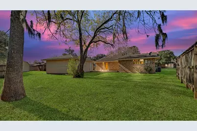 412 Daffodil, Lake Jackson, TX 77566 - Photo 7