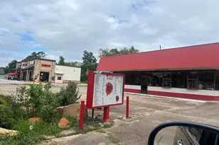 201 E Main St, Clute, TX 77531 - Photo 1