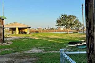 4621 County Rd 459B, Freeport, TX 77541 - Photo 19