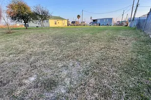 4621 County Rd 459B, Freeport, TX 77541 - Photo 17