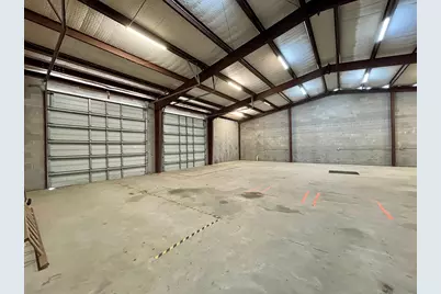 500 E Plantation, Clute, TX 77531 - Photo 23